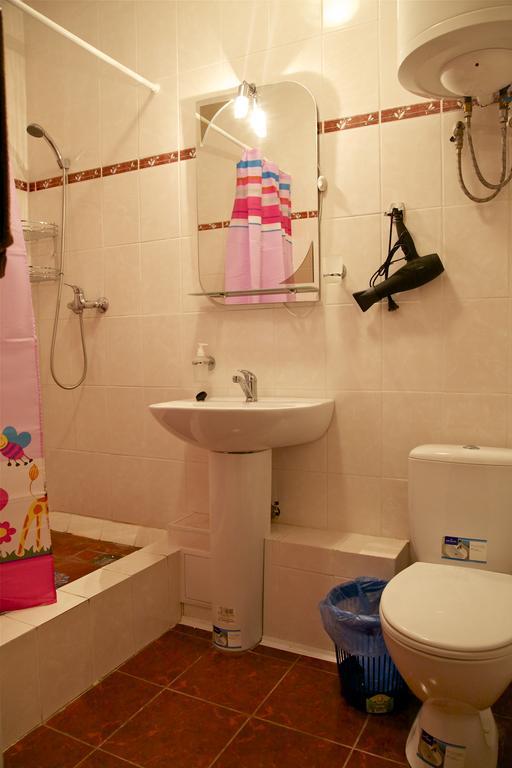 West Hotel Харков Екстериор снимка